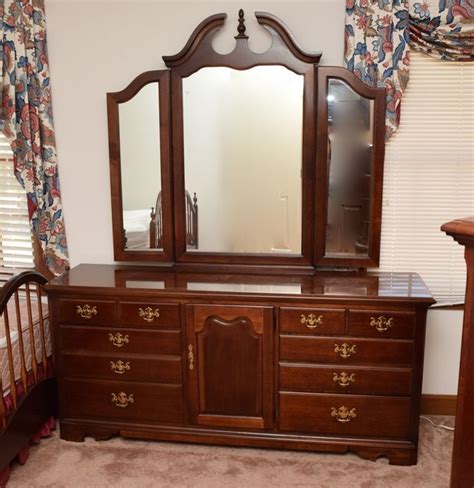 Thomasville Bedroom Furniture Discontinued